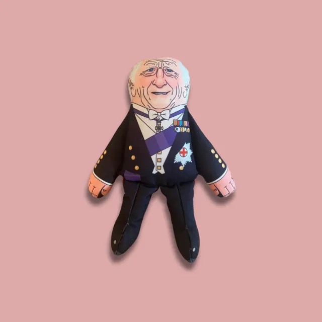 Pet Hates Toys King Charles III mjuk hundleksak med pip