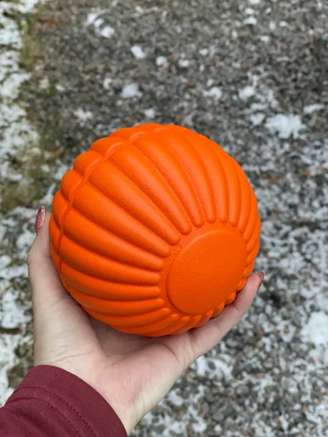NewDog Monsterbollen monsterboll 12cm orange helgjuten