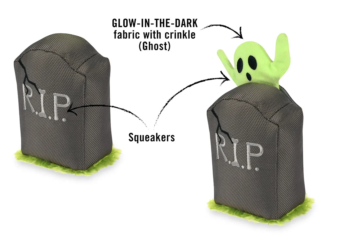 P.L.A.Y. Howling Haunts Ghoulish Grave hundleksak grå med pip
