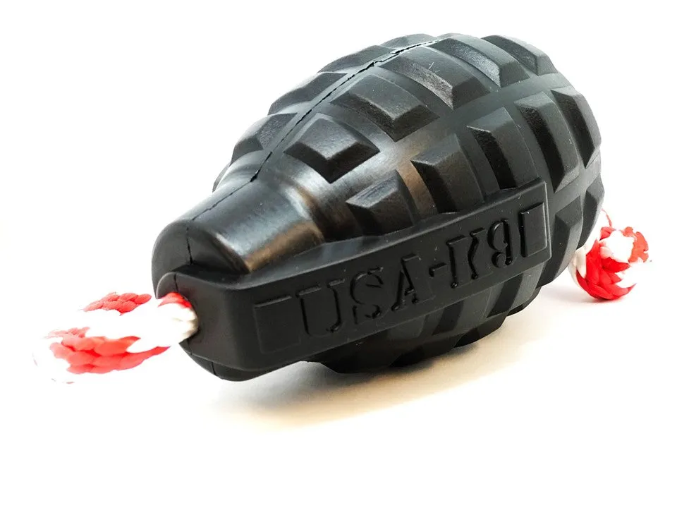 SodaPup USA-K9 Magnum Granat tuggleksak stor svart gummi