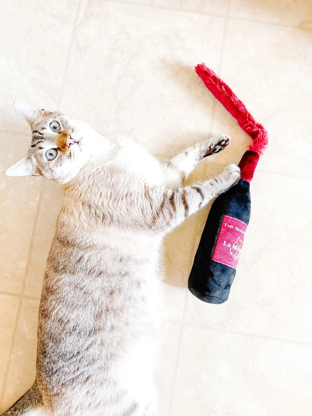 P.L.A.Y. Feline Frenzy Catbernet Sauv kattleksak kicker kattmynta