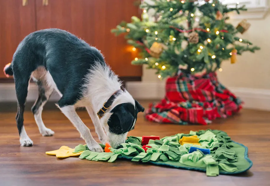 P.L.A.Y. Holiday Snuffle Mat aktiveringsmatta julgran