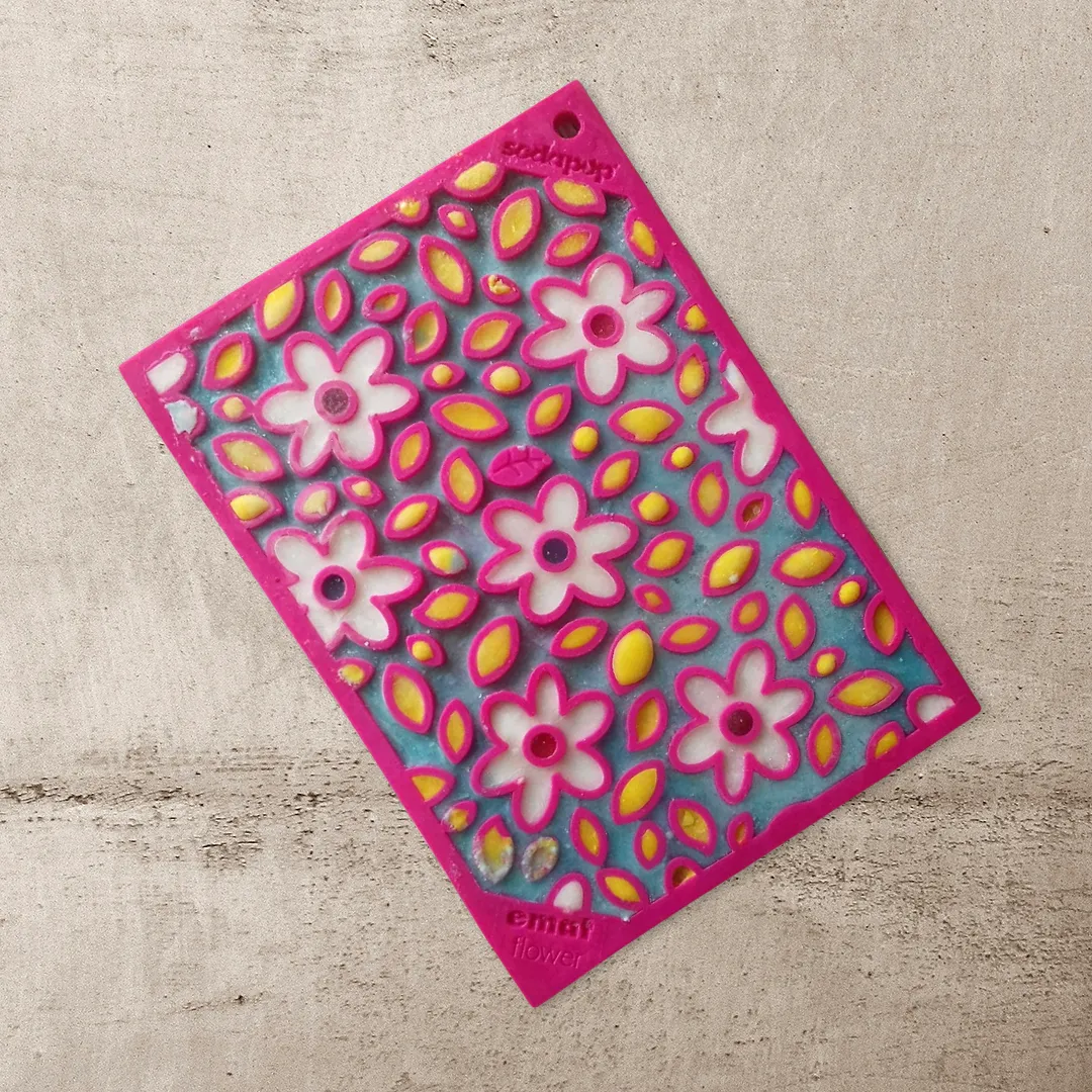 SodaPup Flower Power Honeycomb slickmatta 2-pack small