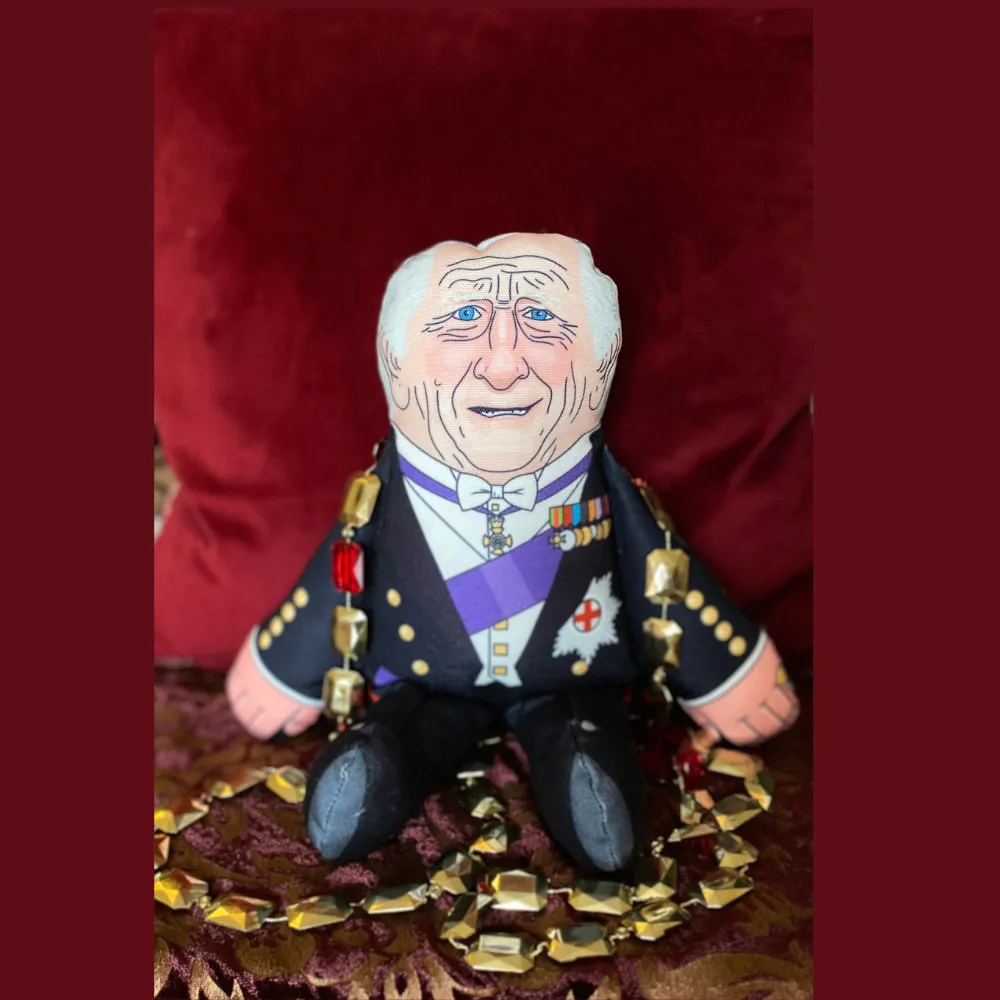 Pet Hates Toys King Charles III mjuk hundleksak med pip