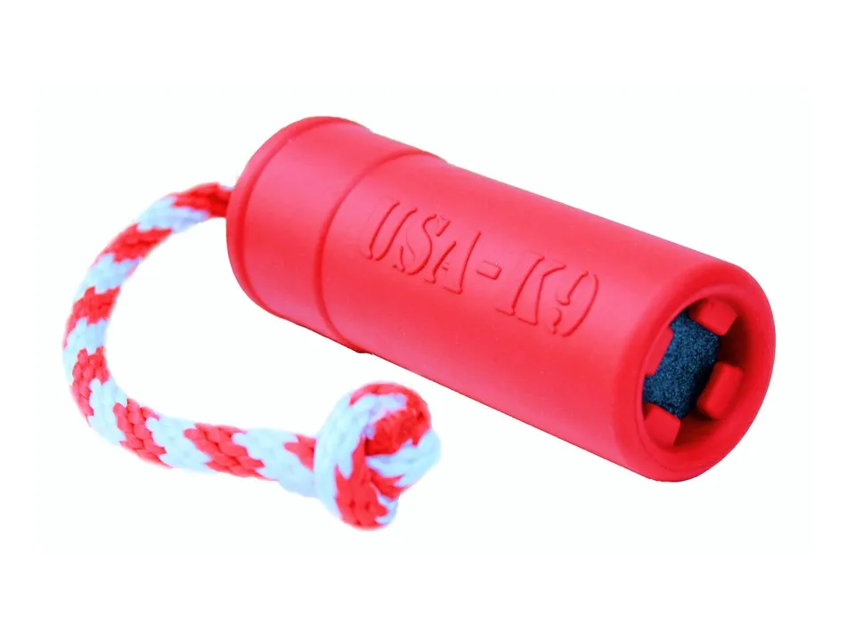 SodaPup USA-K9 Firecracker Floating Training Dummy hundleksak large röd flytande