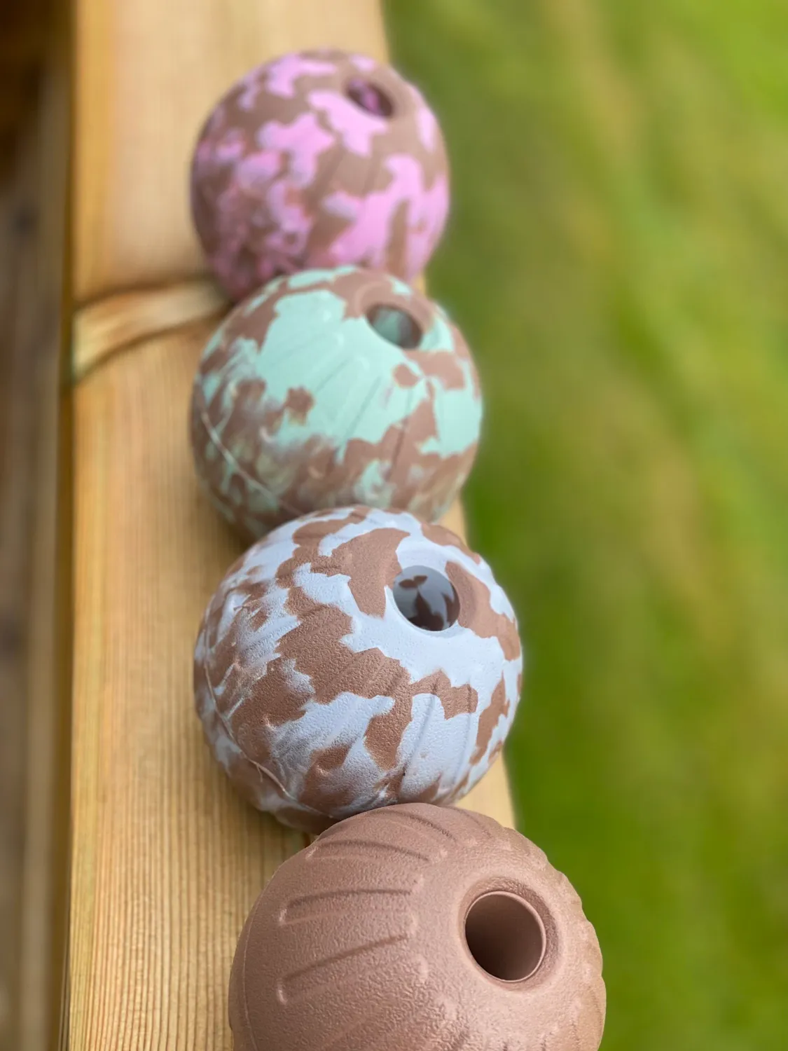 NewDog Foamboll belöningsboll 9 cm med handtag
