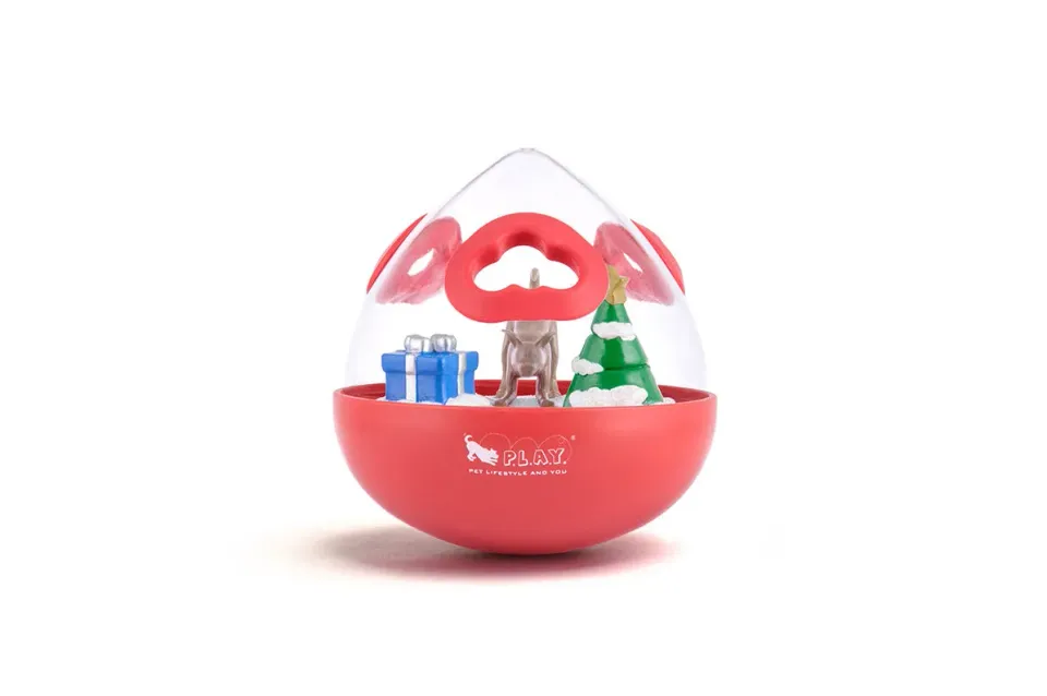 P.L.A.Y. Holiday Wobble Ball 2.0 godisboll röd