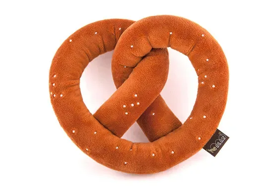 P.L.A.Y. International Classic Poochie Pretzel hundleksak brun
