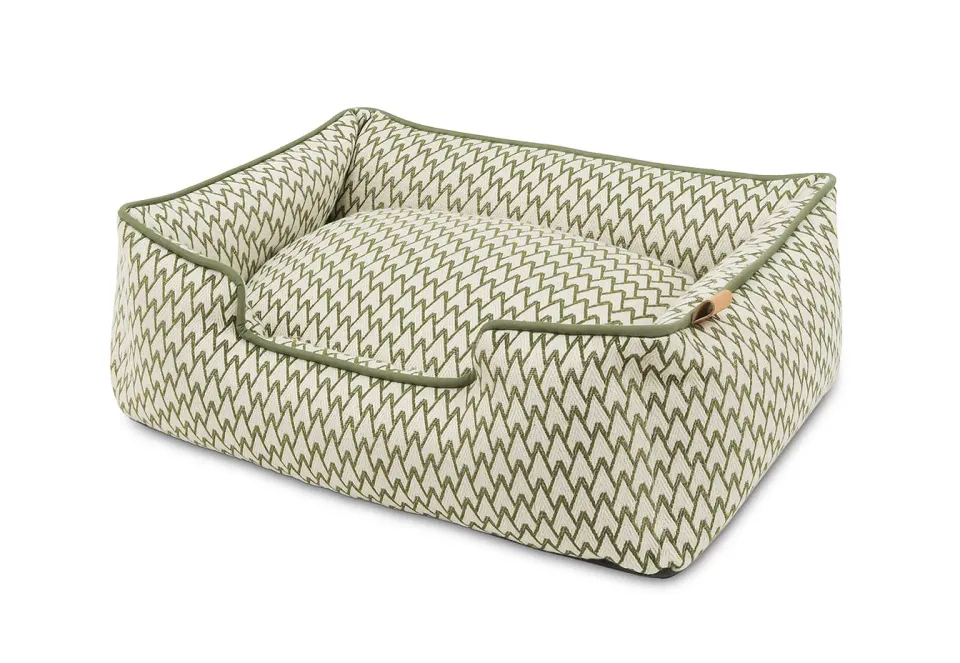 P.L.A.Y. Vineyard Lounge hundsäng olivgrön bolster