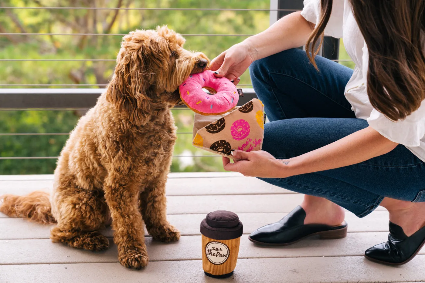 P.L.A.Y. Pup Cup Café Doughboy Donut hundleksak pip