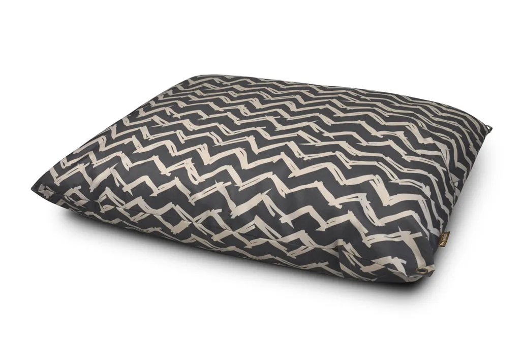 P.L.A.Y. Outdoor Bed hundbädd utomhus M röd vattentålig