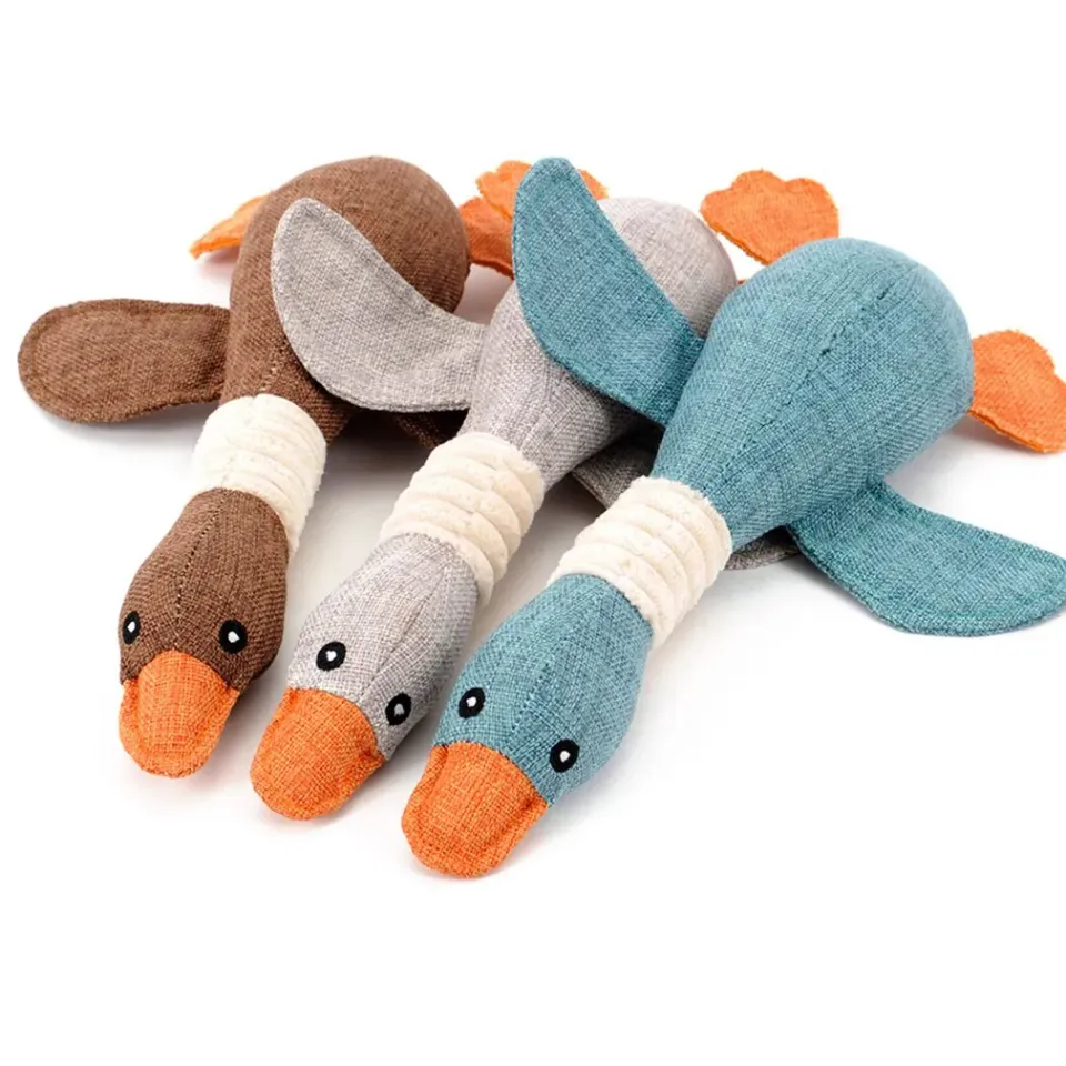 Pawtato Squeaky Plush Goose gosleksak beige pip