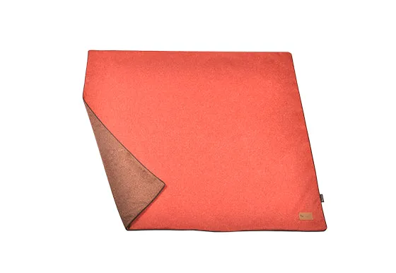 P.L.A.Y. Luxe Throw hundfilt vattenavvisande