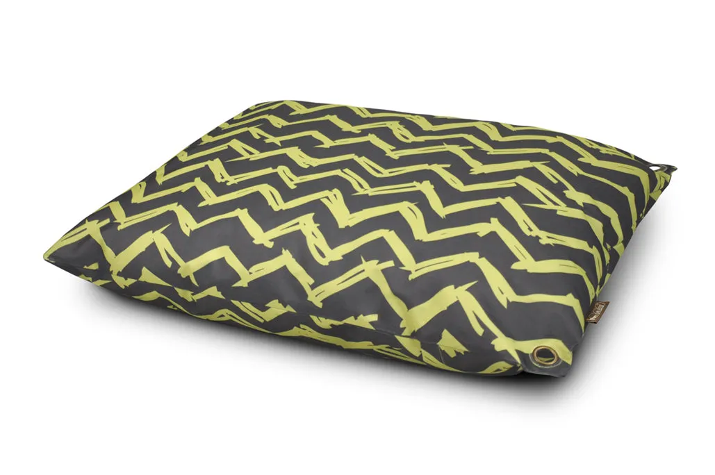 P.L.A.Y. Outdoor Bed hundbädd utomhus M röd vattentålig