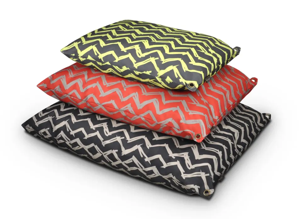 P.L.A.Y. Outdoor Bed hundbädd utomhus M röd vattentålig
