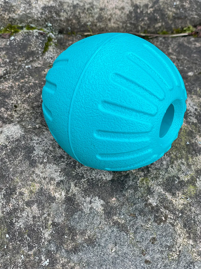 NewDog Foamboll hundboll hexaband 9 cm flytande