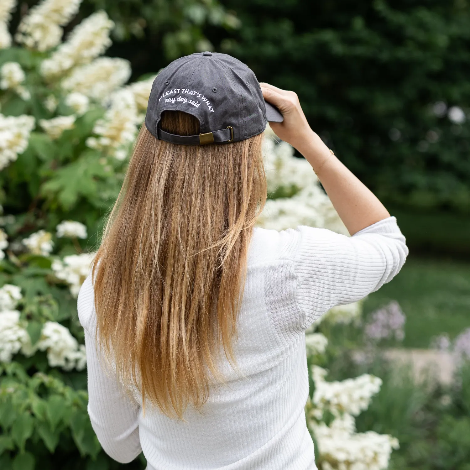 Good Human Embroidered Hat keps grå broderad