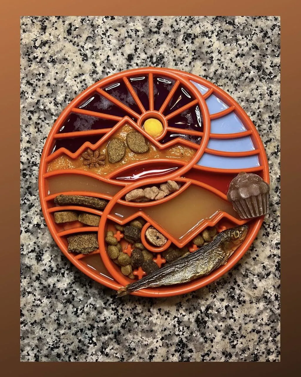 SodaPup Sun and Moon eTray slickmatta hund orange yin yang