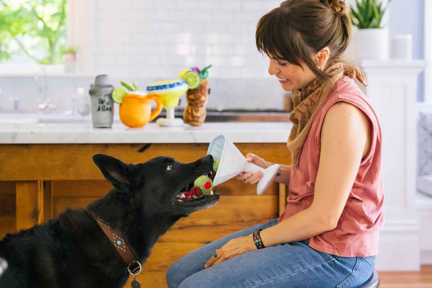 P.L.A.Y. Pawtini hundleksak martini med pip