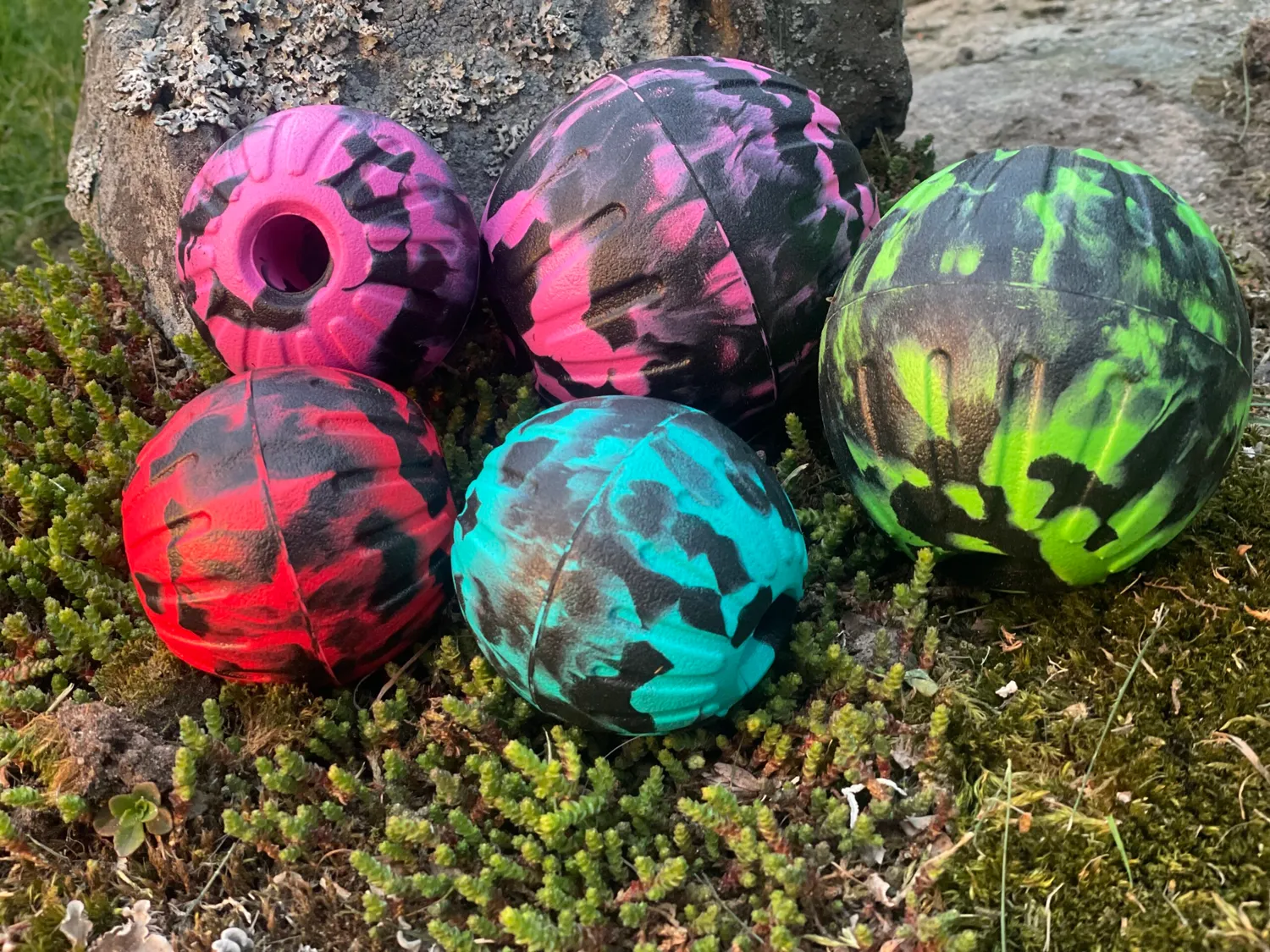 NewDog Foamboll 9cm boll med rep flytande