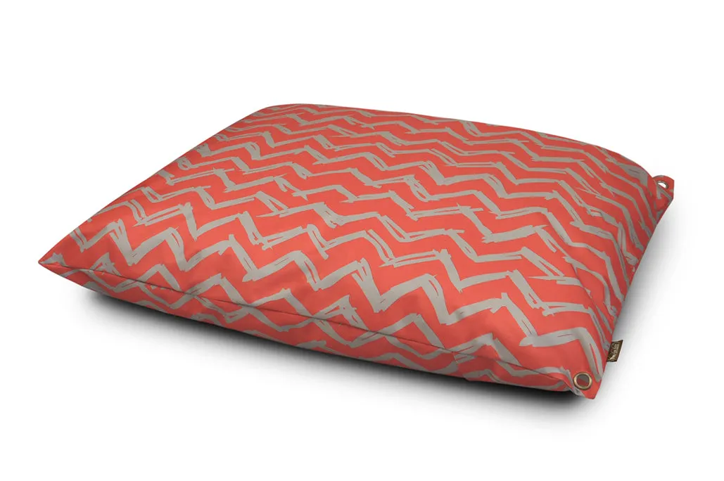 P.L.A.Y. Outdoor Bed hundbädd utomhus M röd vattentålig
